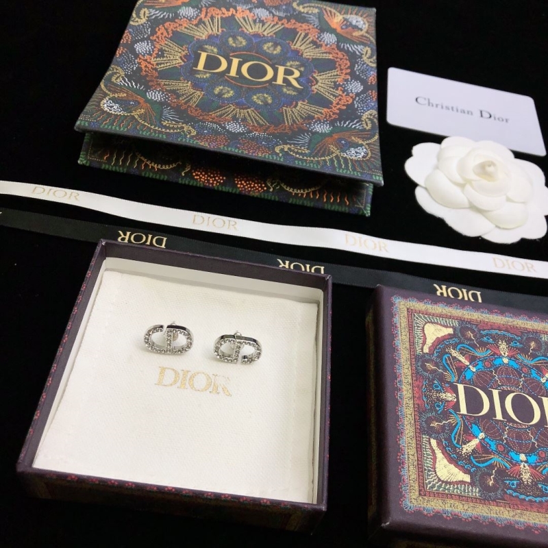 chr1st1an D10r earrings